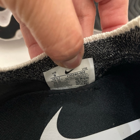 Nike React Phantom Run Flyknit 2 white/black, Women’s Sz 9 preowned - Picture 7 of 7